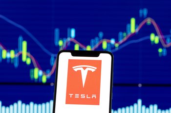 Tesla nears $500BN market cap